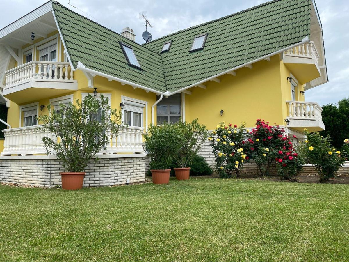 Apartamento Margaréta Apartmanház Hajdúszoboszló Exterior foto