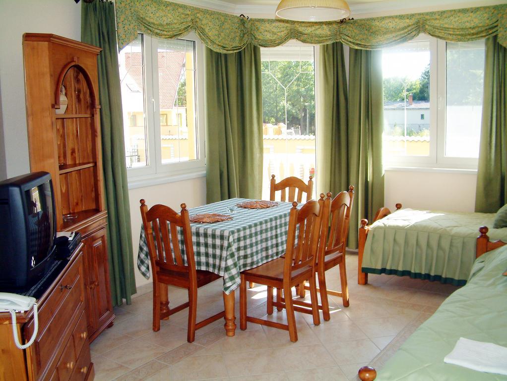 Apartamento Margaréta Apartmanház Hajdúszoboszló Habitación foto